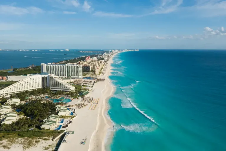Aruba vs. Cancun: Which Vacation Is Better?