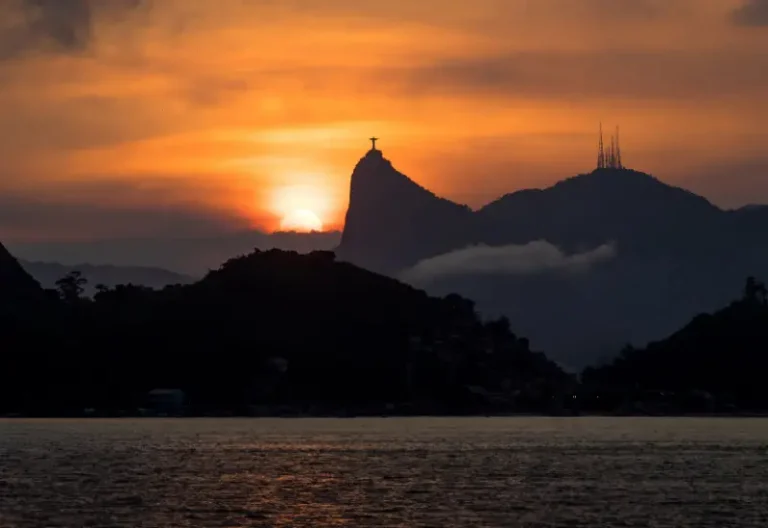 Fortaleza vs. Rio de Janeiro: Which Is the Better Vacation Spot?