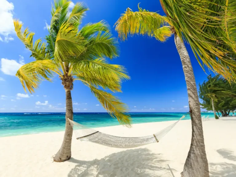 Grand Cayman vs. Belize: Which Is Better for a Vacation?